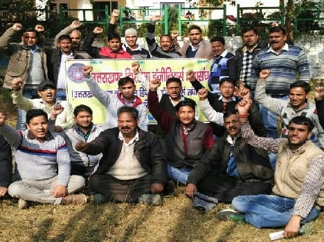 Diploma engineers continue strike